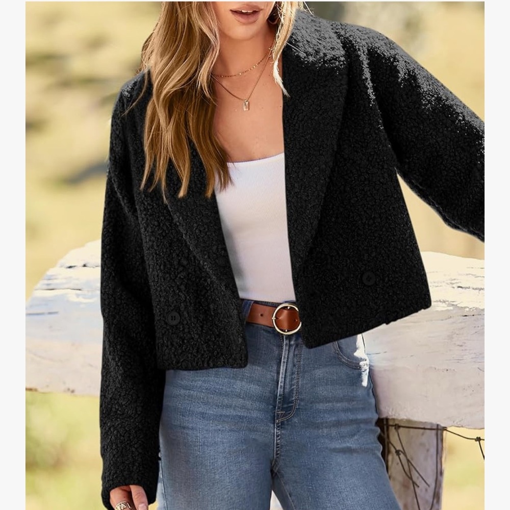 NEW with tags! XL Cropped Women's Black Fuzzy Textured Jacket‎ from Amazon.